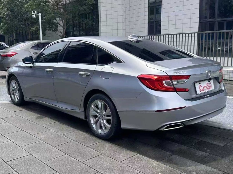 佛山19年本田雅阁8