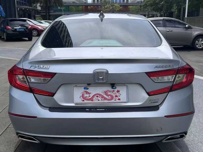 佛山19年本田雅阁9