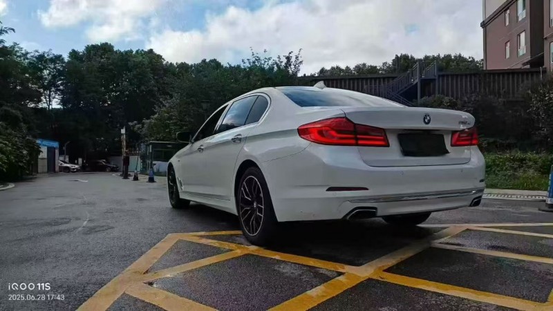 遵义18年宝马5系8