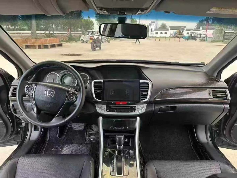 徐州14年本田雅阁4