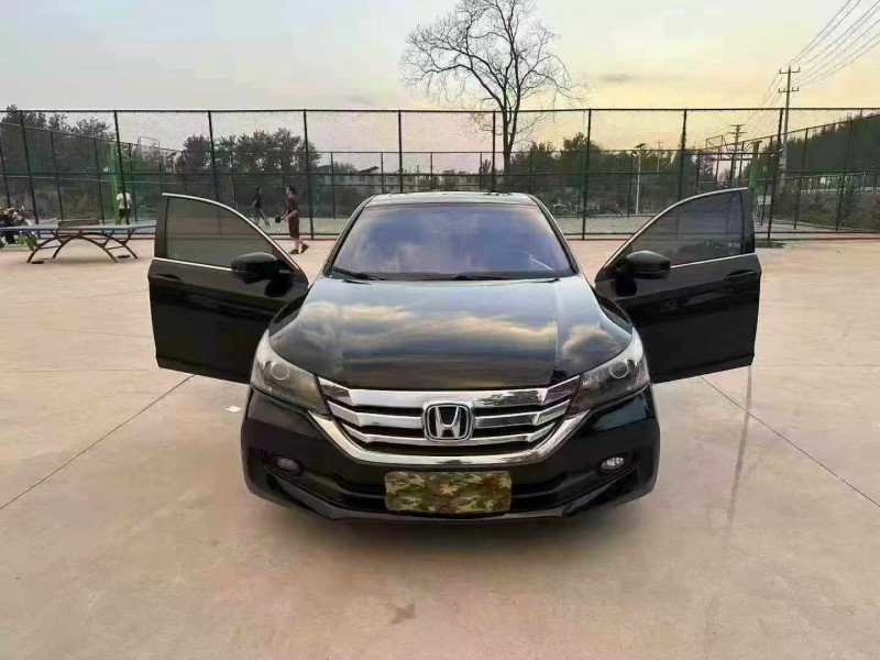 徐州14年本田雅阁7