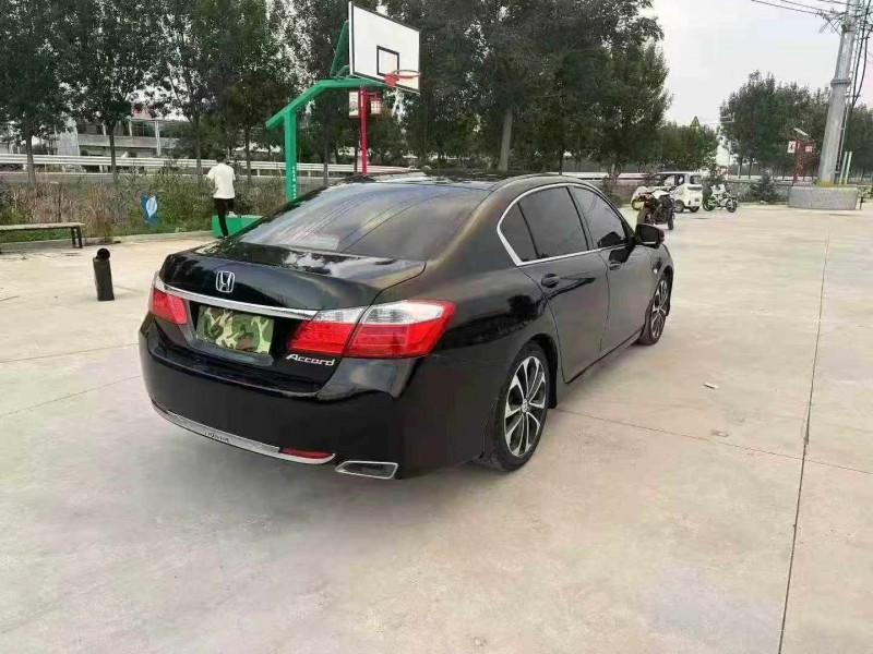 徐州14年本田雅阁8