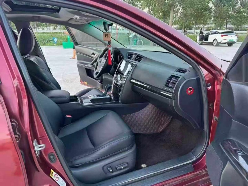 徐州11年丰田锐志5