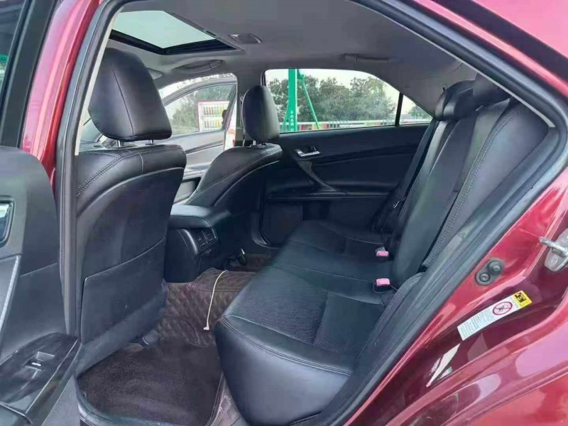 徐州11年丰田锐志6