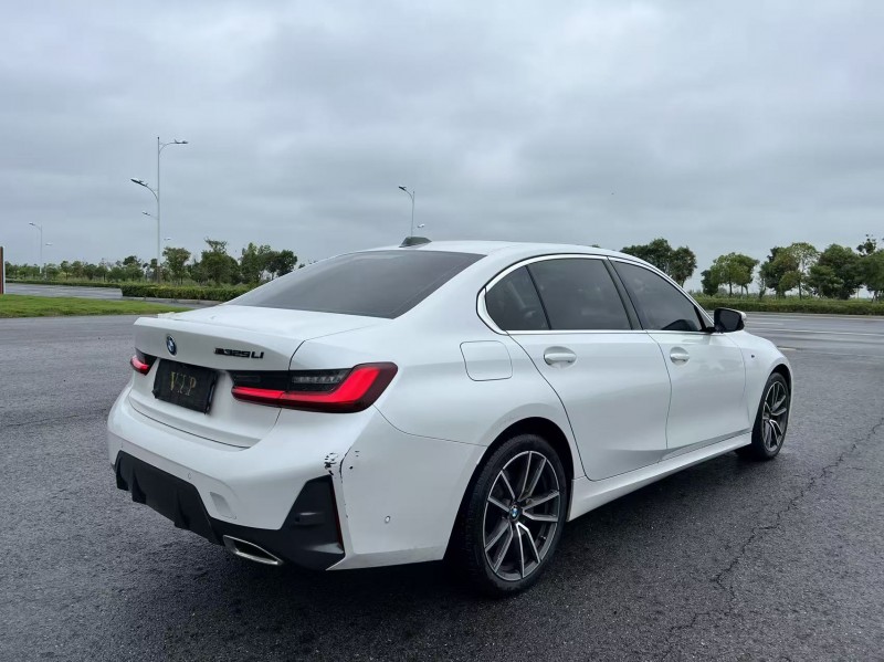 盐城23年宝马3系9