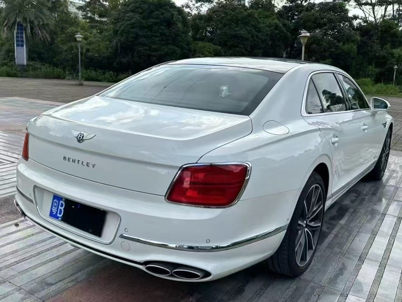 深圳22年宾利飞驰7