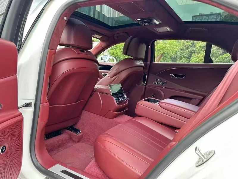 深圳22年宾利飞驰8