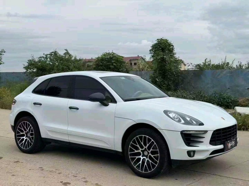 青岛16年保时捷Macan3