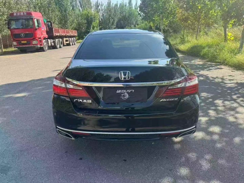 济南16年本田雅阁9