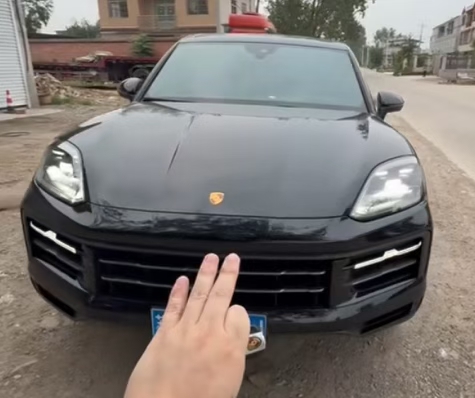 广州23年保时捷卡宴1