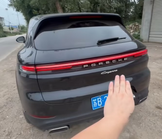 广州23年保时捷卡宴6