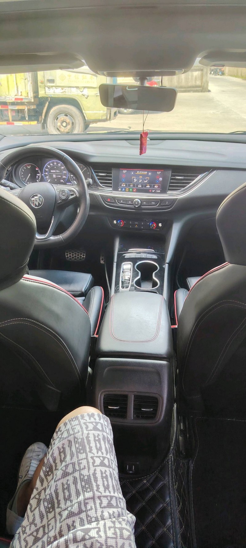 宜春22年别克君威8