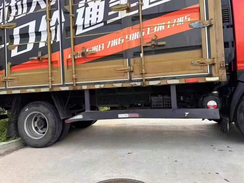 汕头20年卡车系列重汽豪沃6