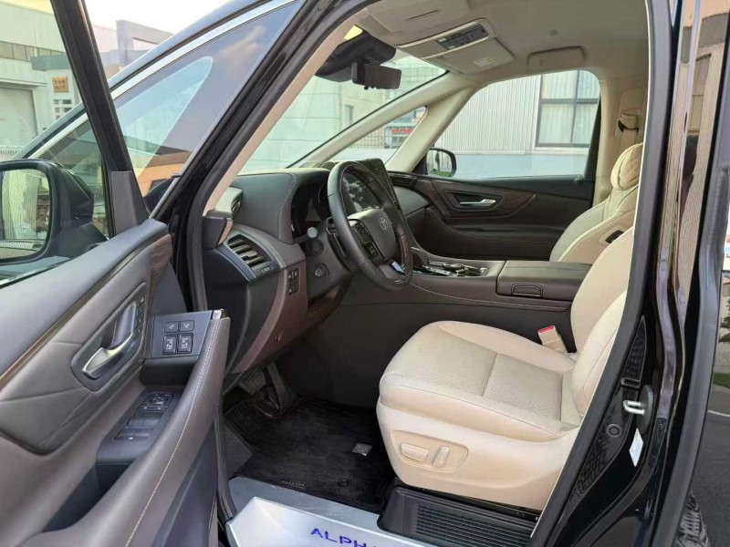 徐州25年丰田埃尔法6