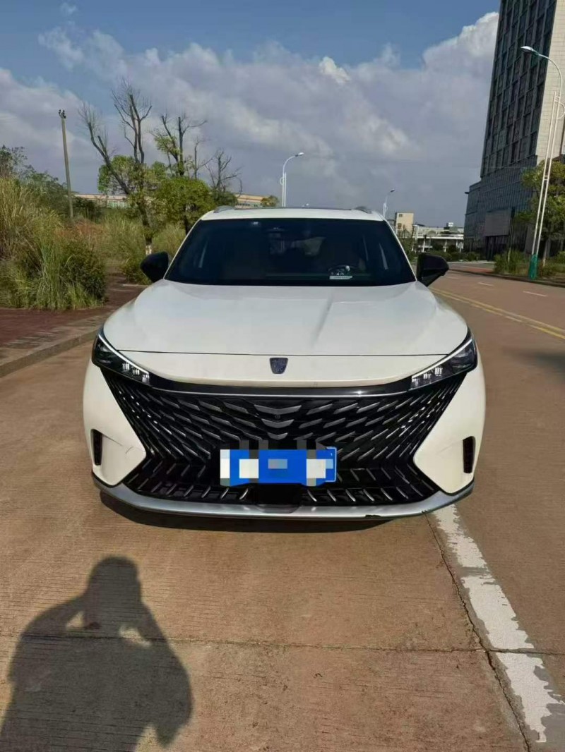 赣州22年荣威RX51