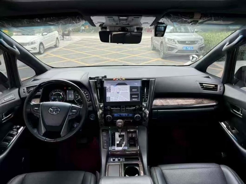 深圳23年丰田埃尔法4