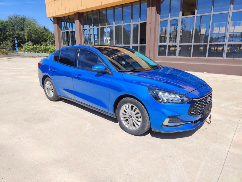 青岛22年福特福克斯3