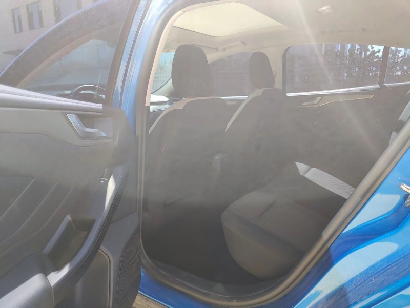 青岛22年福特福克斯6