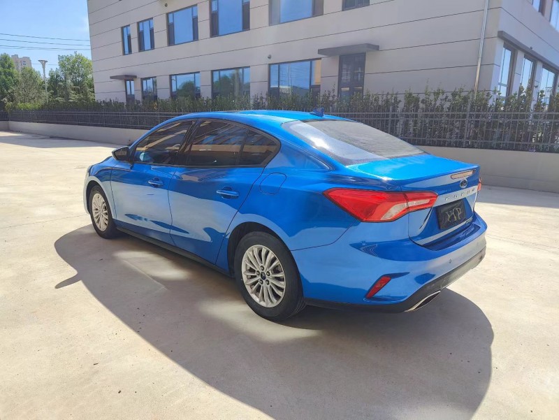 青岛22年福特福克斯8