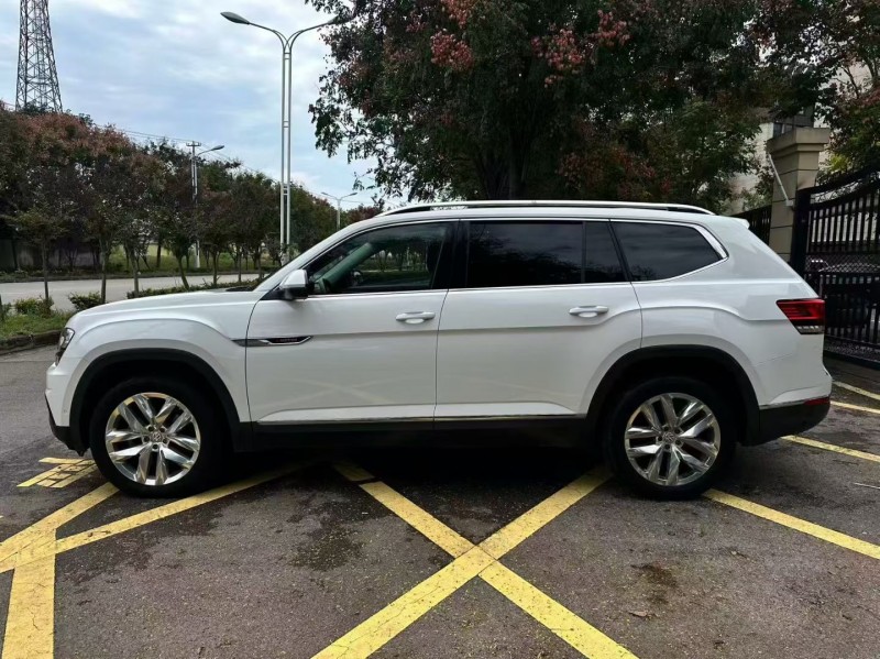 南京22年大众途昂8