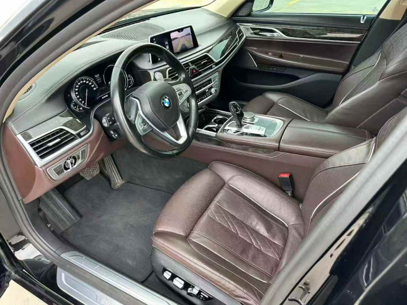 大同19年宝马7系3