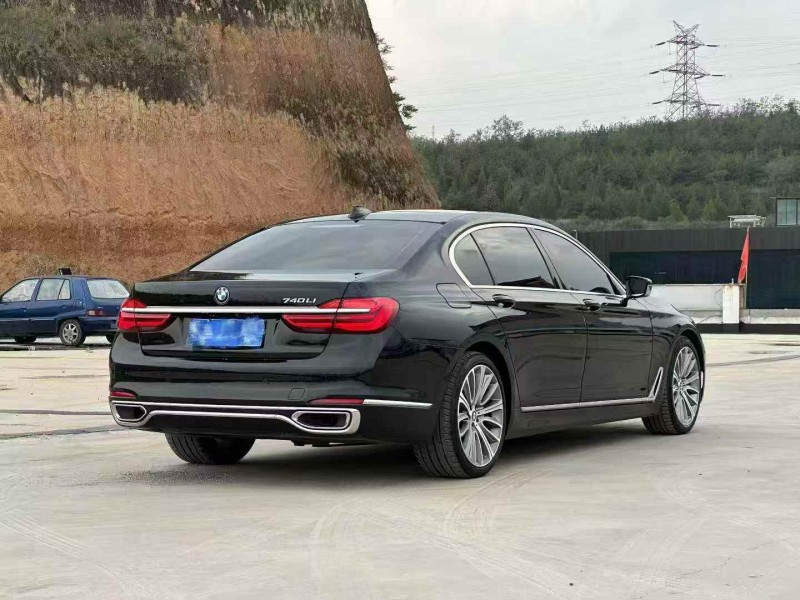 大同19年宝马7系7