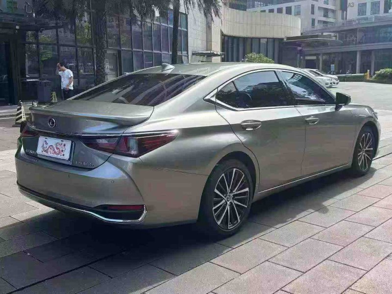 广州24年雷克萨斯ES7