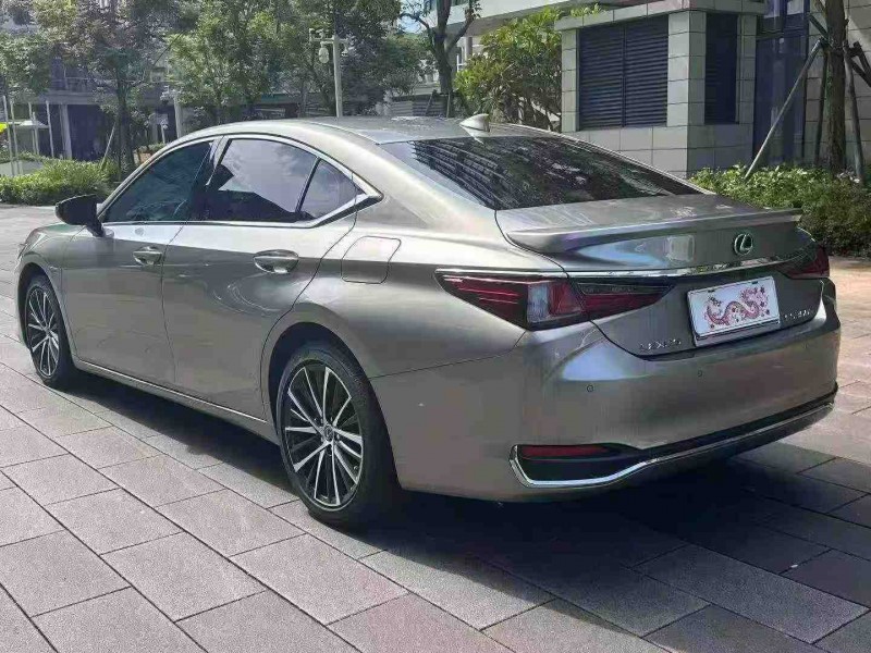 广州24年雷克萨斯ES8