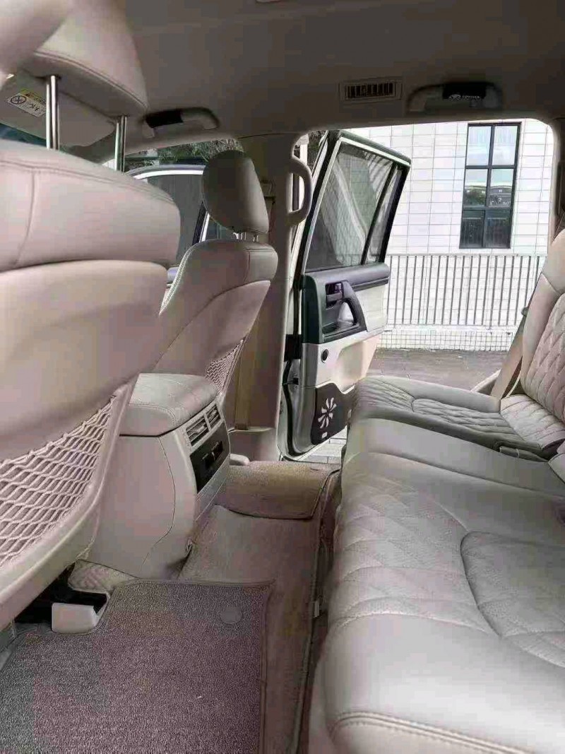 珠海20年丰田兰德酷路泽6