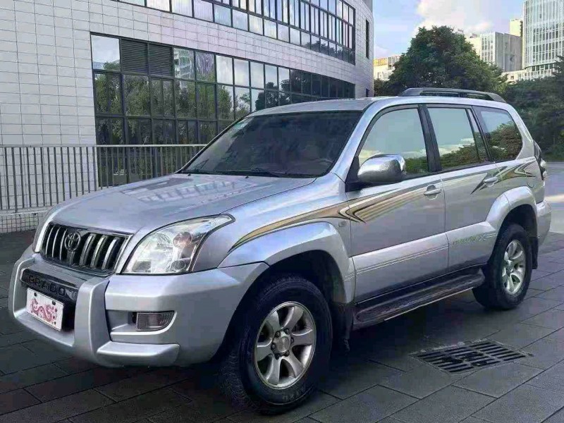 深圳10年丰田普拉多3
