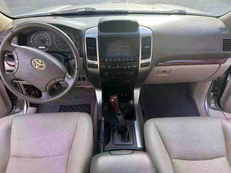 深圳10年丰田普拉多5