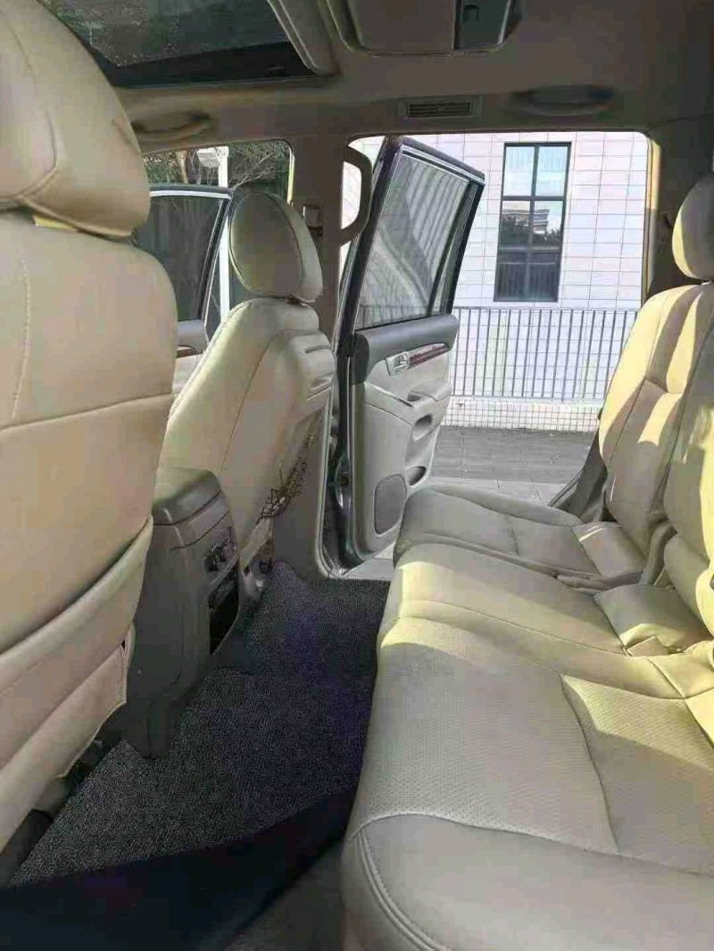 深圳10年丰田普拉多6