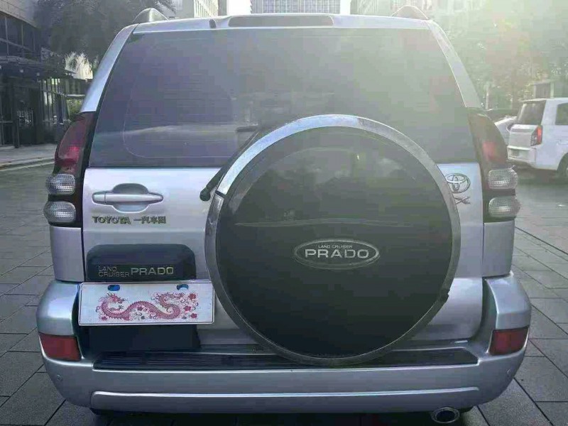 深圳10年丰田普拉多7