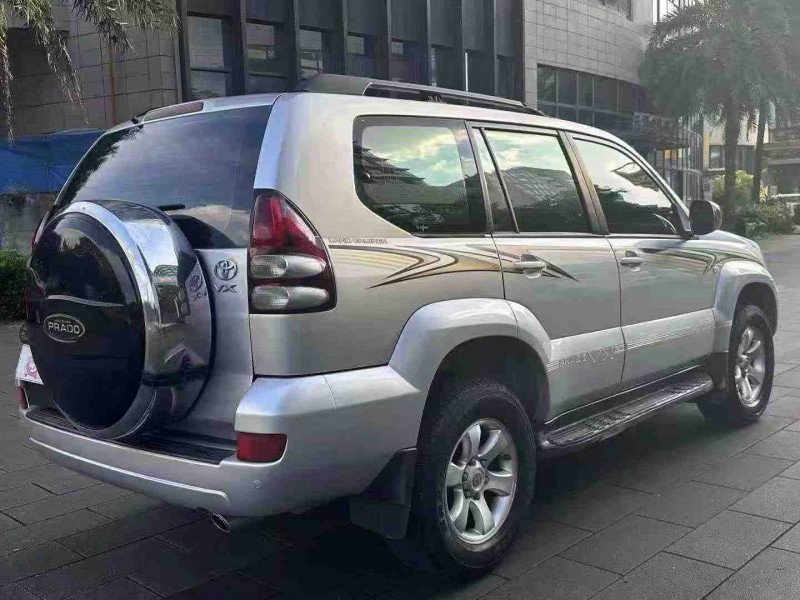 深圳10年丰田普拉多9
