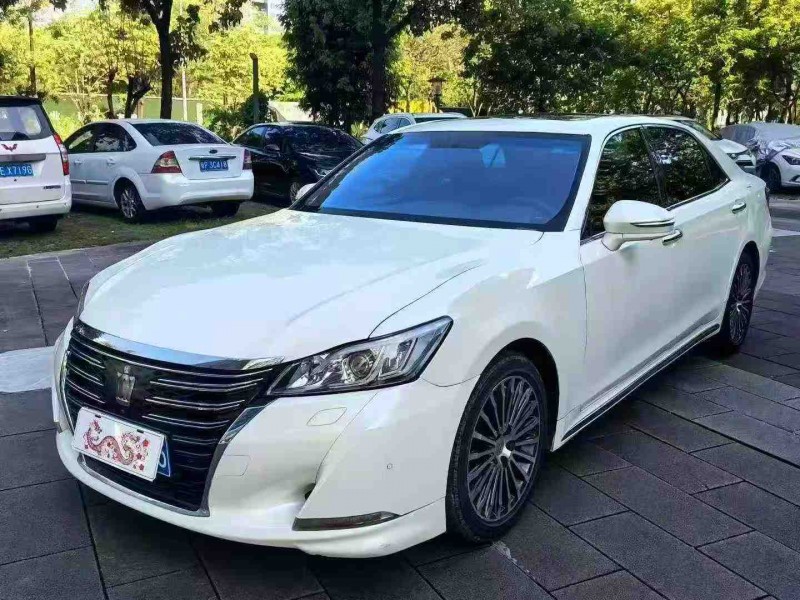 韶关18年丰田皇冠2