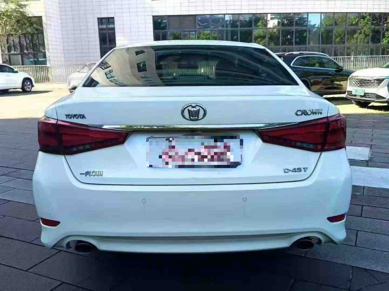 韶关18年丰田皇冠9