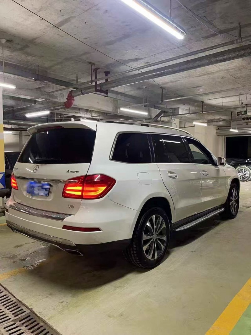 成都13年奔驰GL8