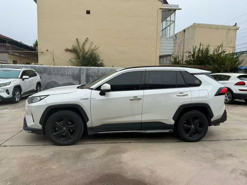 菏泽20年丰田RAV4荣放7