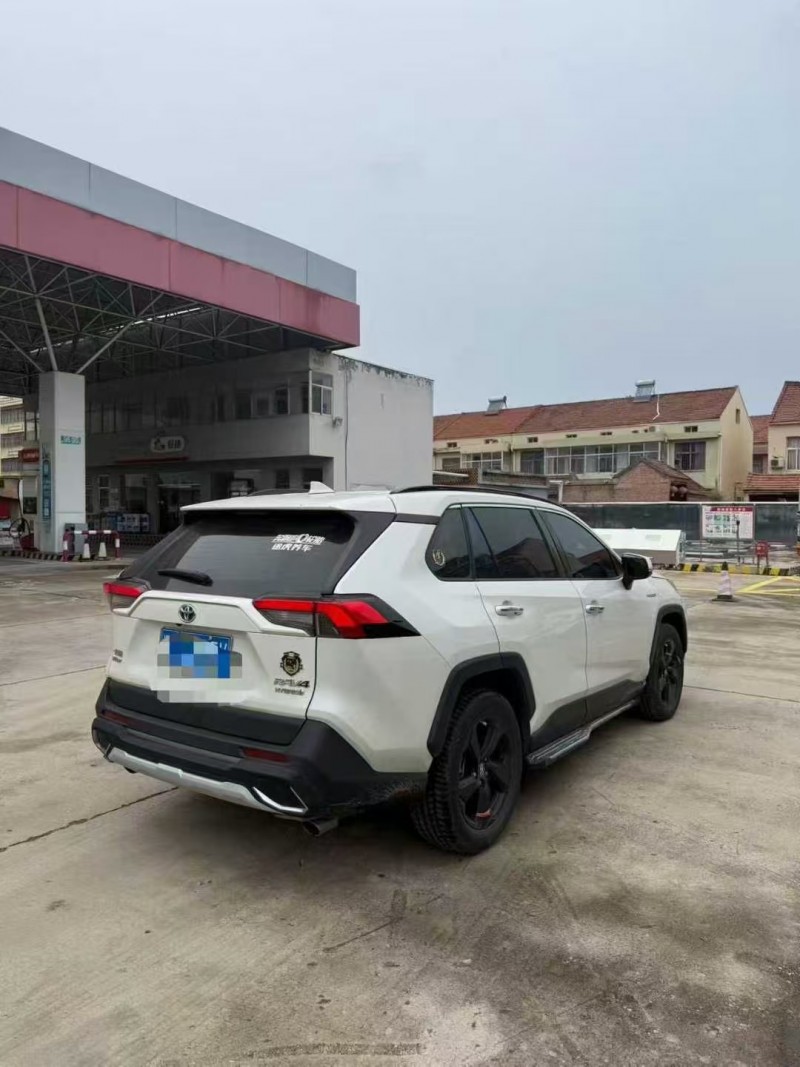 菏泽20年丰田RAV4荣放8