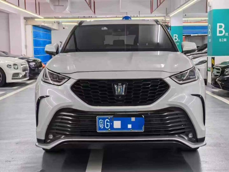 广州21年丰田皇冠1