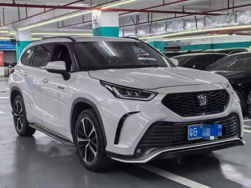 广州21年丰田皇冠2