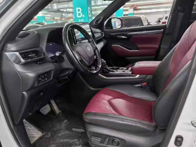 广州21年丰田皇冠3