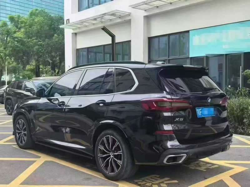 广州21年宝马X58