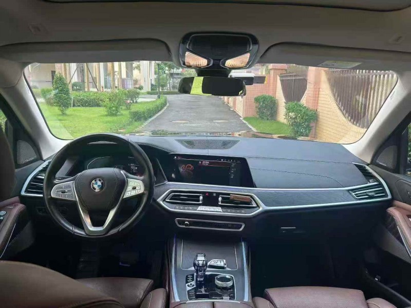 广州21年宝马X75