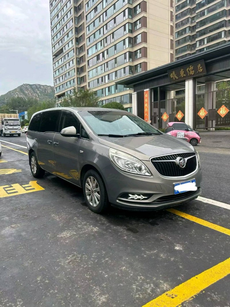 青岛18年别克GL82