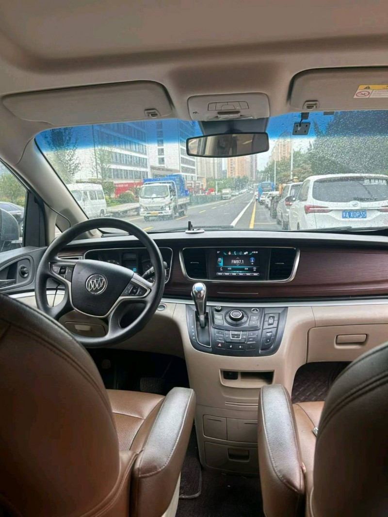 青岛18年别克GL84