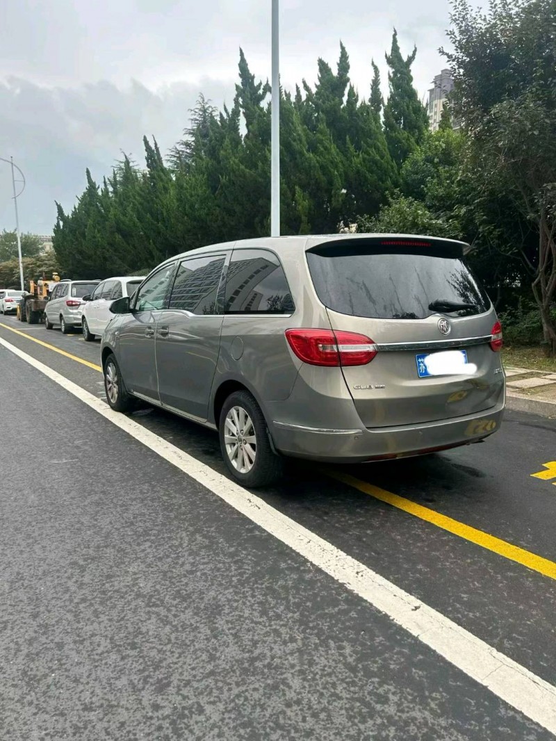 青岛18年别克GL89