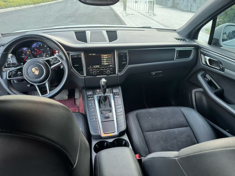 台州16年保时捷Macan5