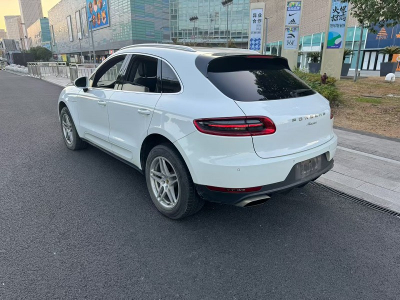 台州16年保时捷Macan6