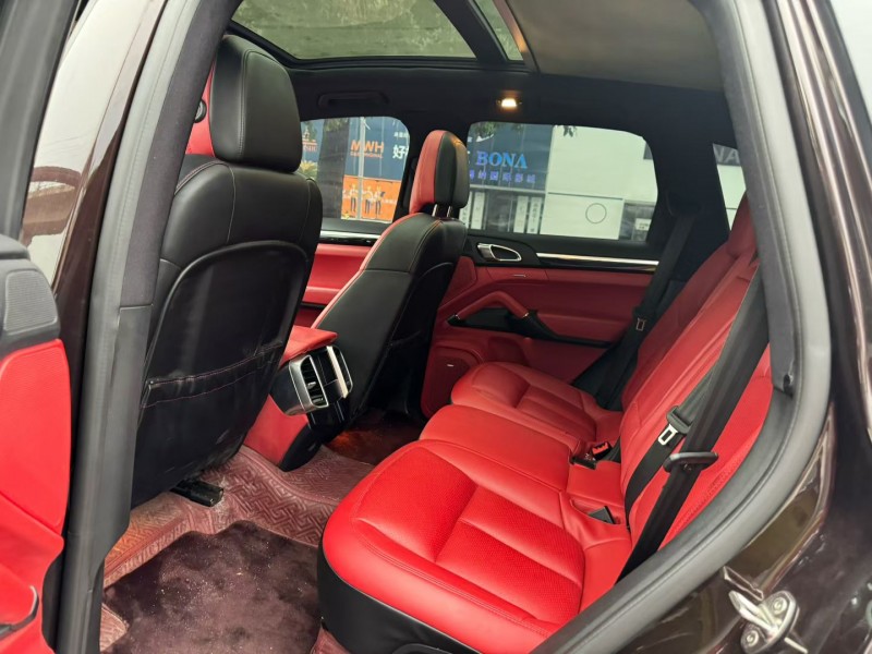 台州17年保时捷卡宴4